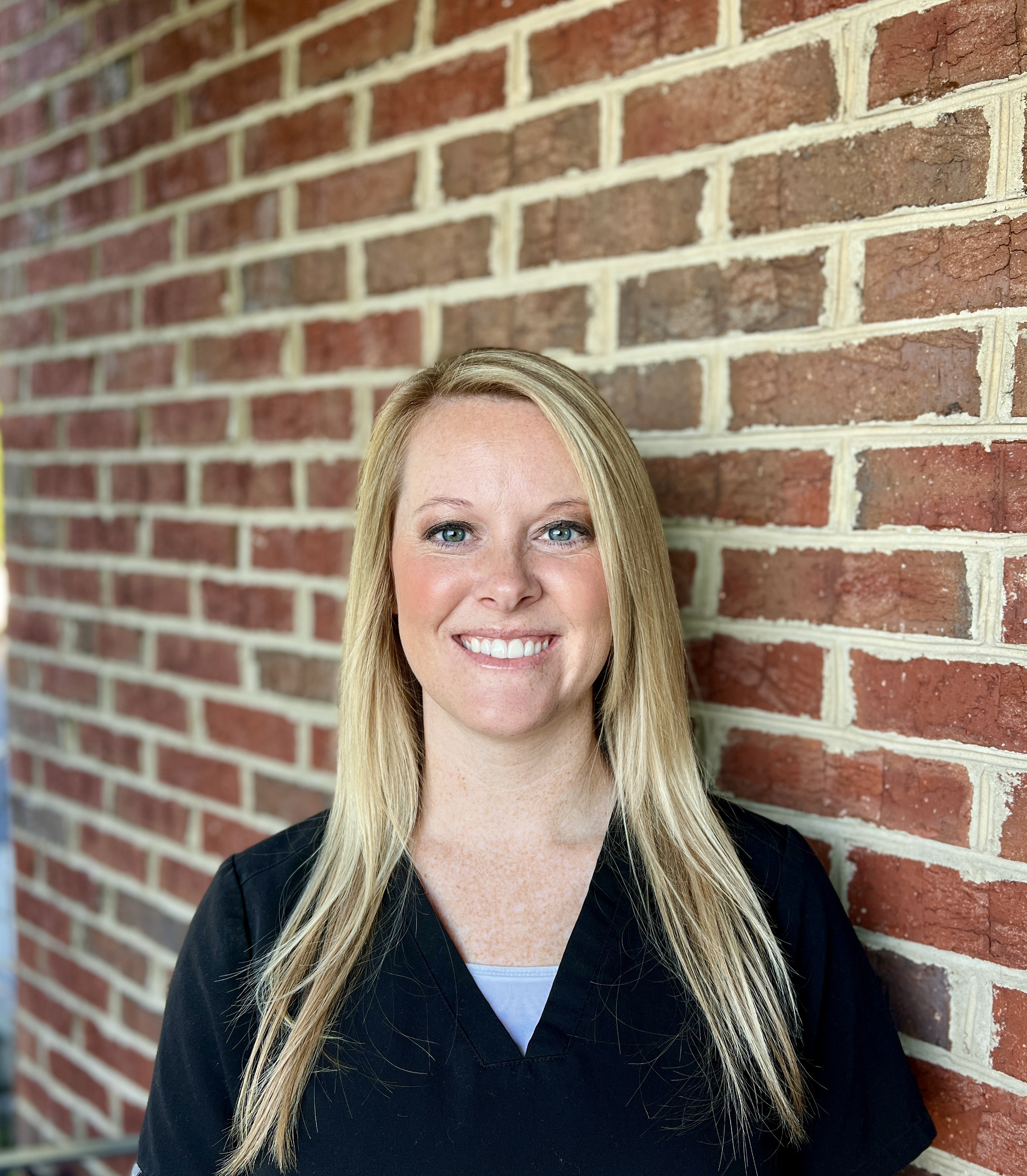 Amber, Registered Dental Assistant at Henson Family Dentistry